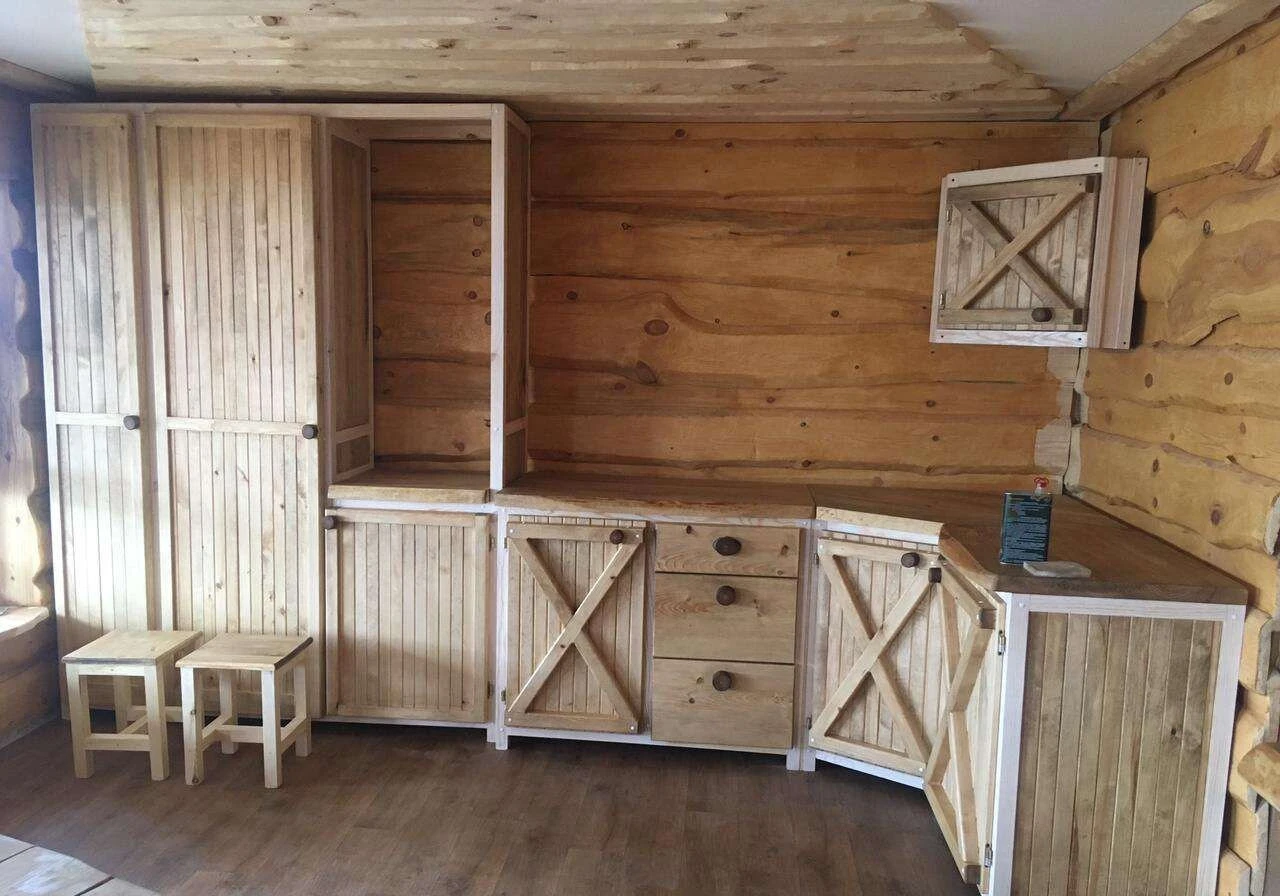 Кухня из натурального дерева